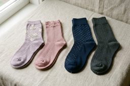 چه جورابی برای جلوگیری از بوی پا خوبه؟
